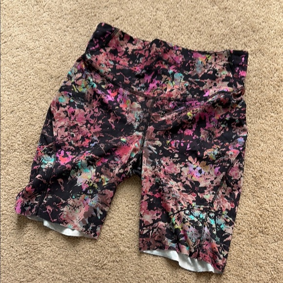 Lululemon Multicolor Floral Running Shorts 6 - Picture 1 of 8